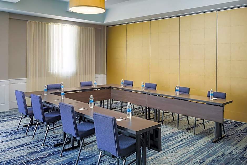 Courtyard by Marriott Keene Downtown