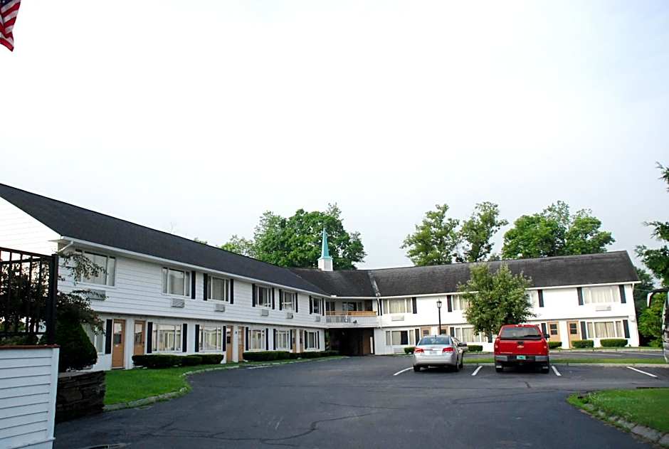 Hollow Inn and Motel