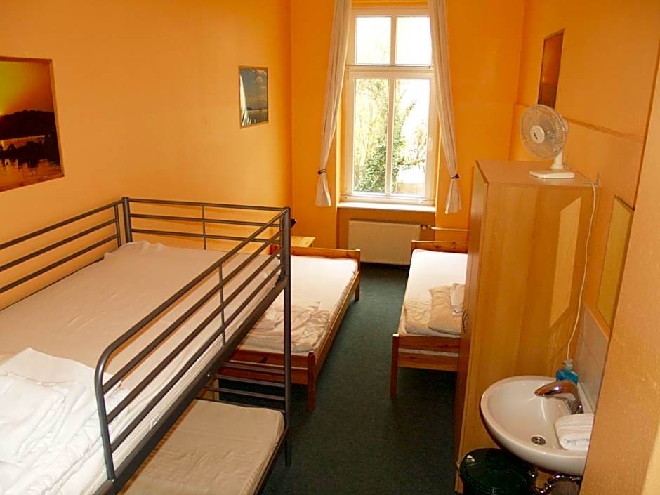 Happy go Lucky Hotel  Hostel