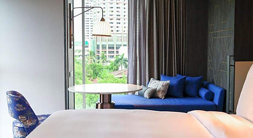 Madi Paidi Bangkok, Autograph Collection