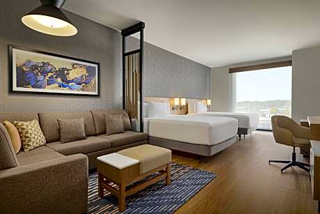 Queen Room with Two Queen Beds and Sofa Bed - High Floor