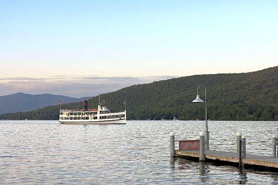 Days Inn by Wyndham Queensbury/Lake George