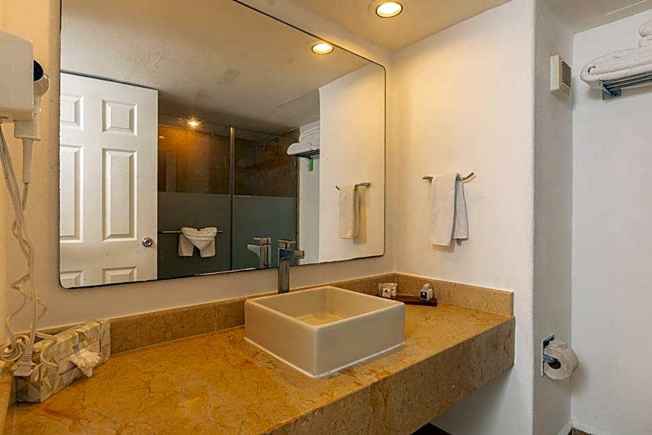 Tesoro Ixtapa Beach Resort