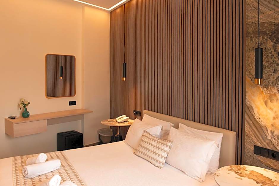 Chrispy City Living ex Nefeli