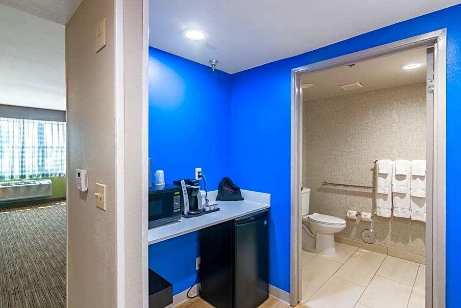 Holiday Inn Express Camarillo By IHG
