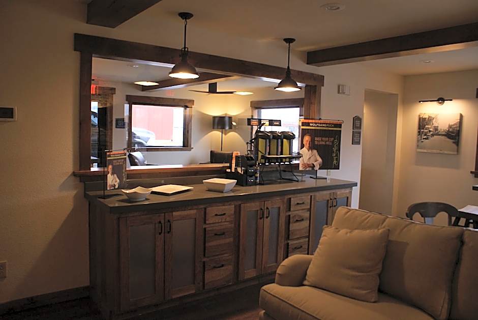 Boarders Inn & Suites by Cobblestone Hotels - Syracuse