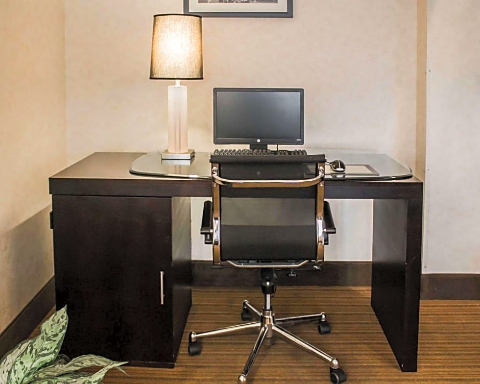 Suburban Studios Johnstown - Richland Town Center