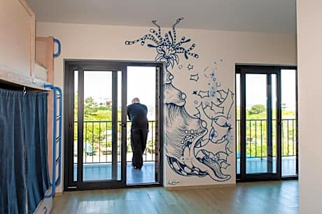 Bed in 10-Bed Dormitory Room with Ensuite Bathroom