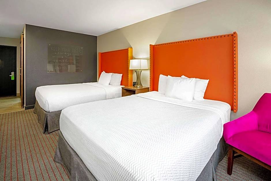 La Quinta Inn & Suites by Wyndham Seattle-Federal Way