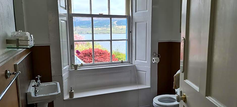 CREAG DHUBH COUNTRY HOUSE