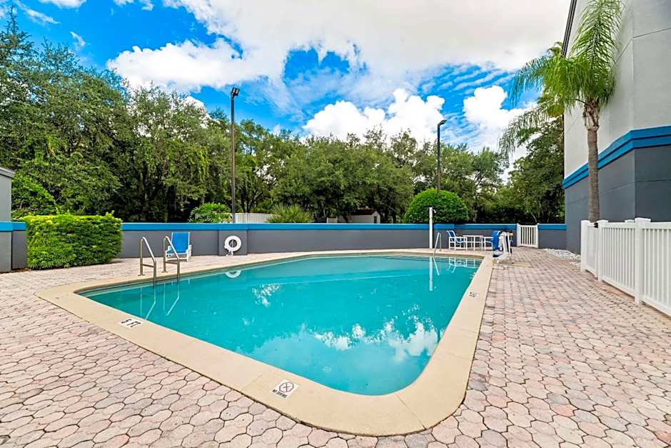 Suburban Studios Orlando - Ocoee-Winter Garden