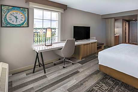 1 King Bed