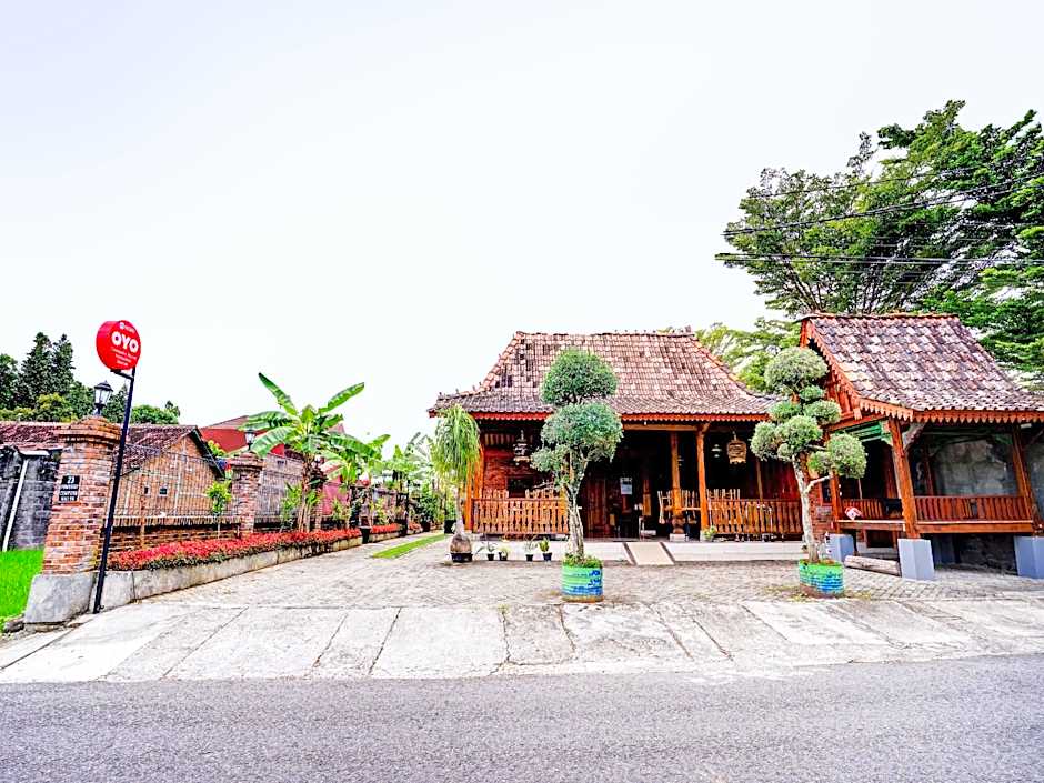 Cempoko Mulyo Homestay Syariah by OYO Rooms