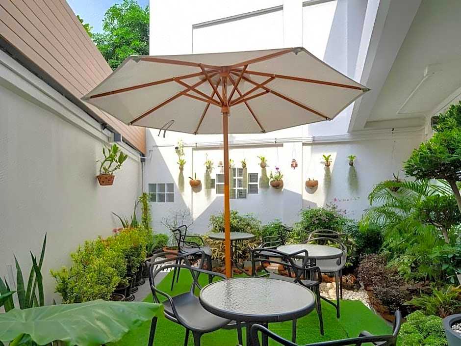 ZEN MASTER HOTEL