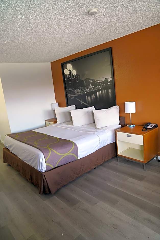 Super 8 by Wyndham Fernley