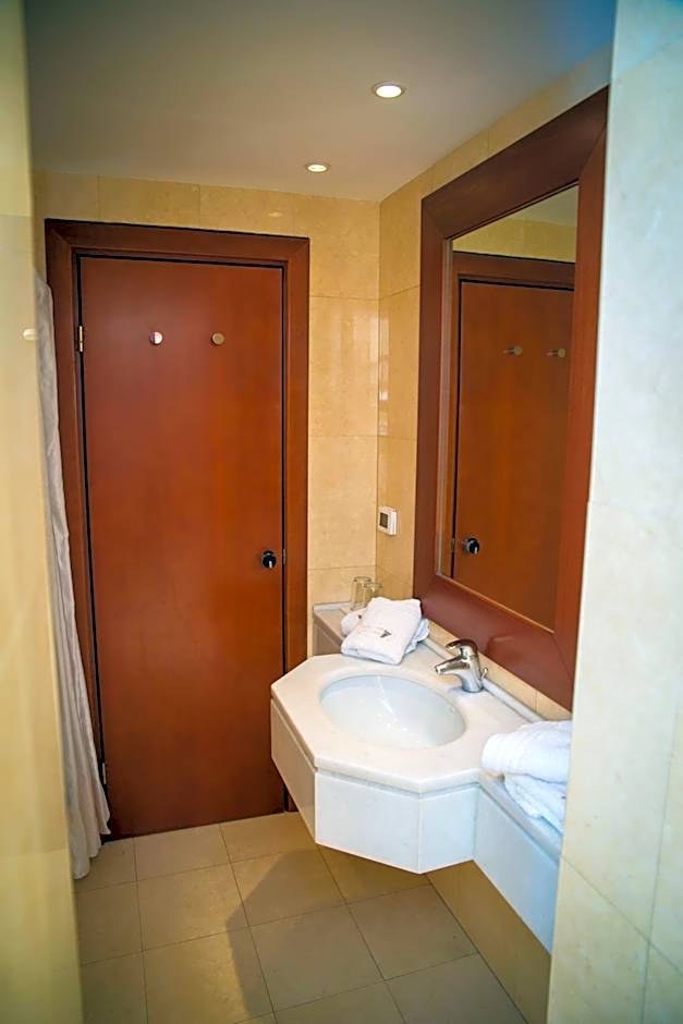 Maritsas Hotel & Suites