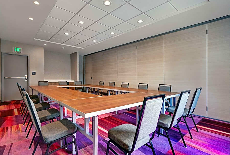 Home2 Suites by Hilton Tracy, CA