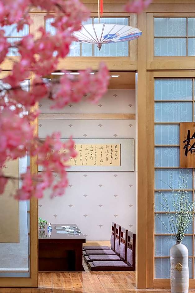 Gold Source Sunshine Hotel