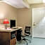 La Quinta Inn & Suites by Wyndham Raleigh Durham International Airport