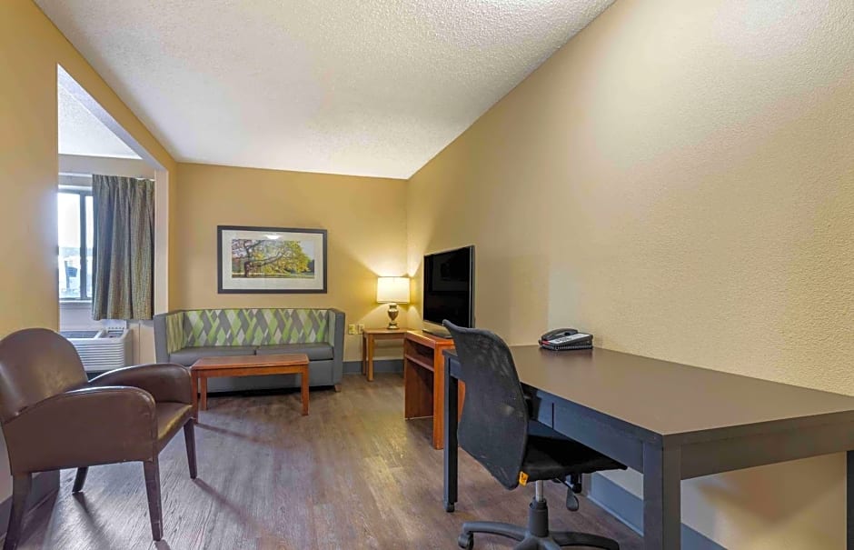 Extended Stay America Suites - Tulsa - Midtown