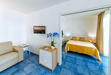 Junior Suite with Garden View