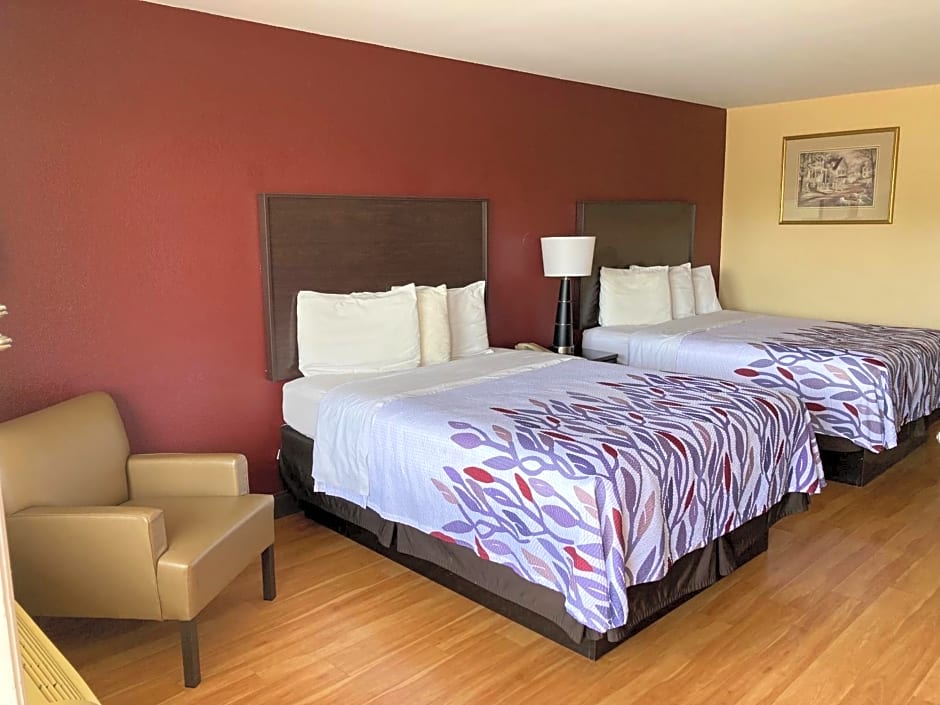 Red Roof Inn & Suites Cleveland, TN