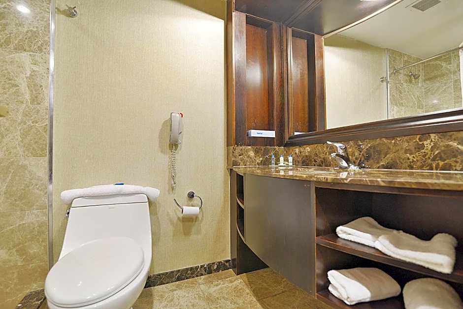 Woodbine Hotel & Suites