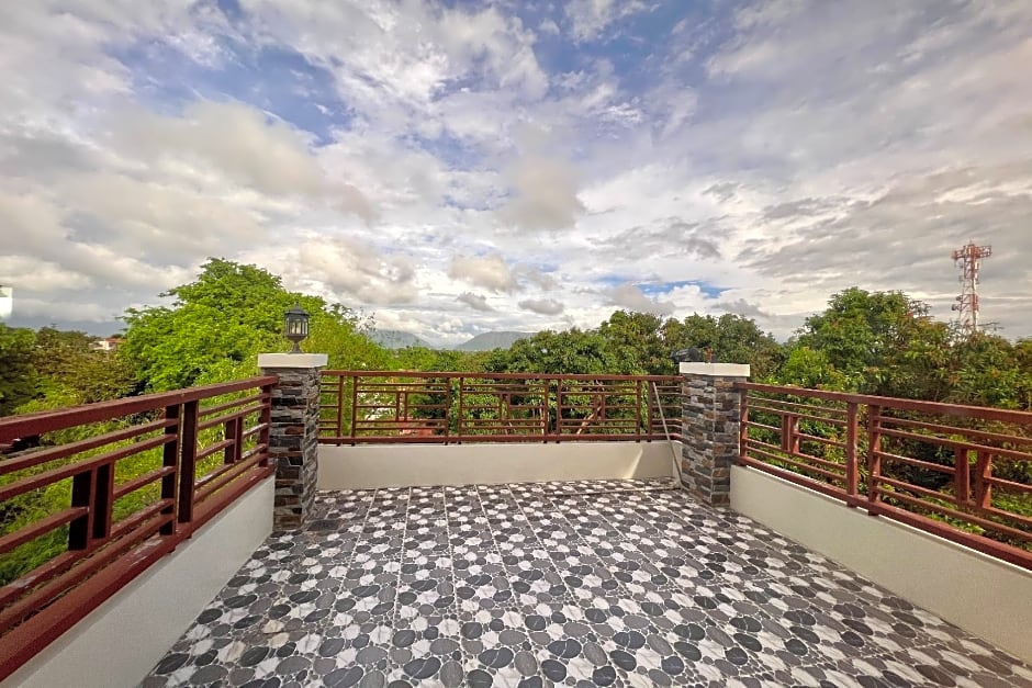 MC's L Transient House