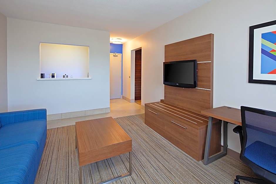 Holiday Inn Express Hotel & Suites San Diego-Escondido By IHG