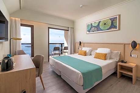 Double Room with Frontal Sea View