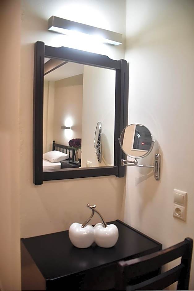 24 Seven Boutique Hotel