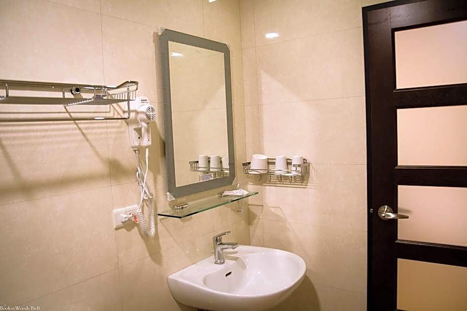 Books & Woods Bed and Breakfast