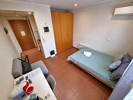 Astro Studio Apartments