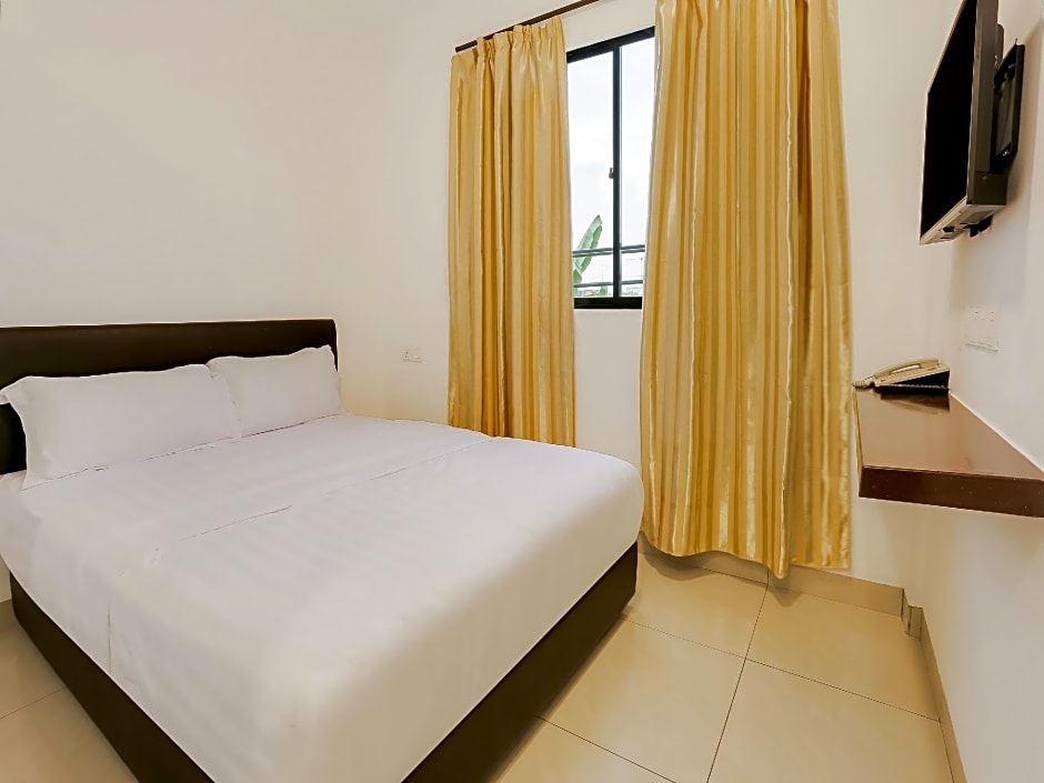 Super OYO 89495 Rich Hotel