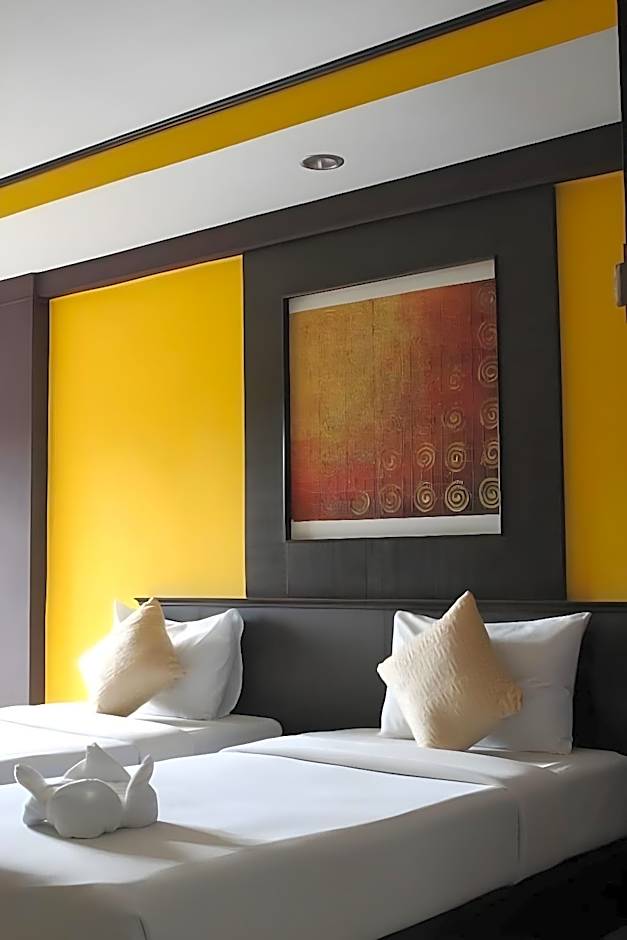 Grand Pinnacle Hotel