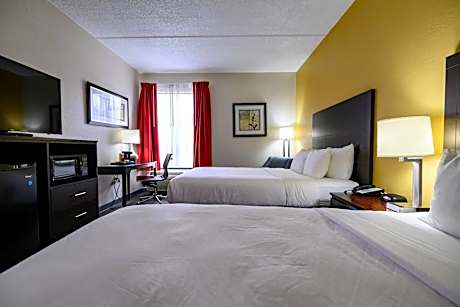Queen Room with Two Queen Beds - Mobility Accessible/Non-Smoking
