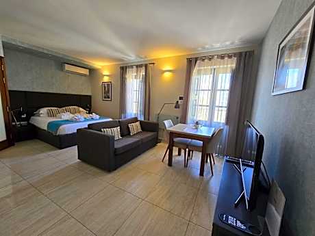 Studio Apartment with King Bed