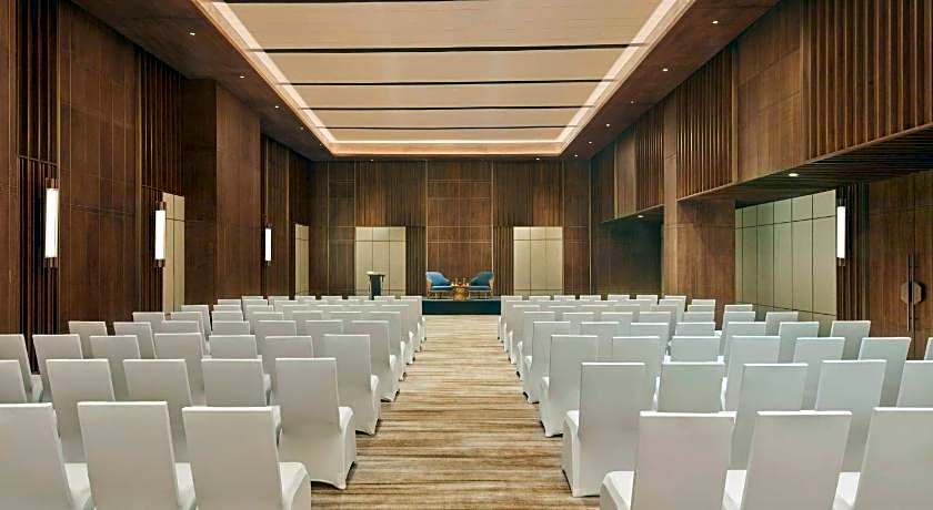 Hilton Gurugram Baani City Centre