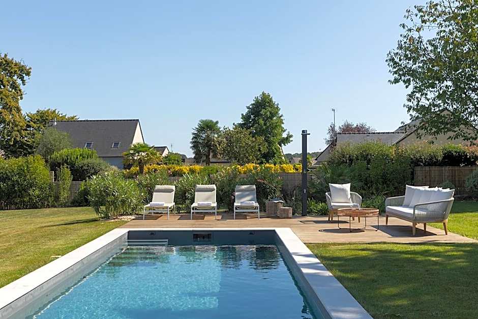 Manoir de la Nogrie - Chambre de charme avec accès privatif - Piscine chauffée sur domaine 5 étoiles