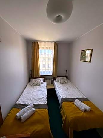 Studio (4 Adults)