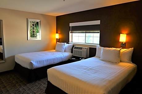 Studio Suite with Two Double Beds - Non-Smoking