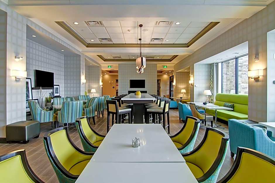 Hampton Inn & Suites by Hilton Saskatoon Airport