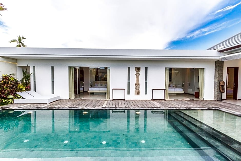 Villa Saha - Elegant 3-Bedroom in Seminyak