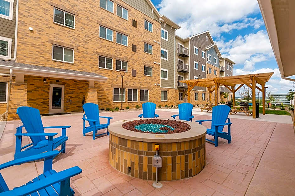 WaterWalk Extended Stay by Wyndham Kansas City - Overland Pk