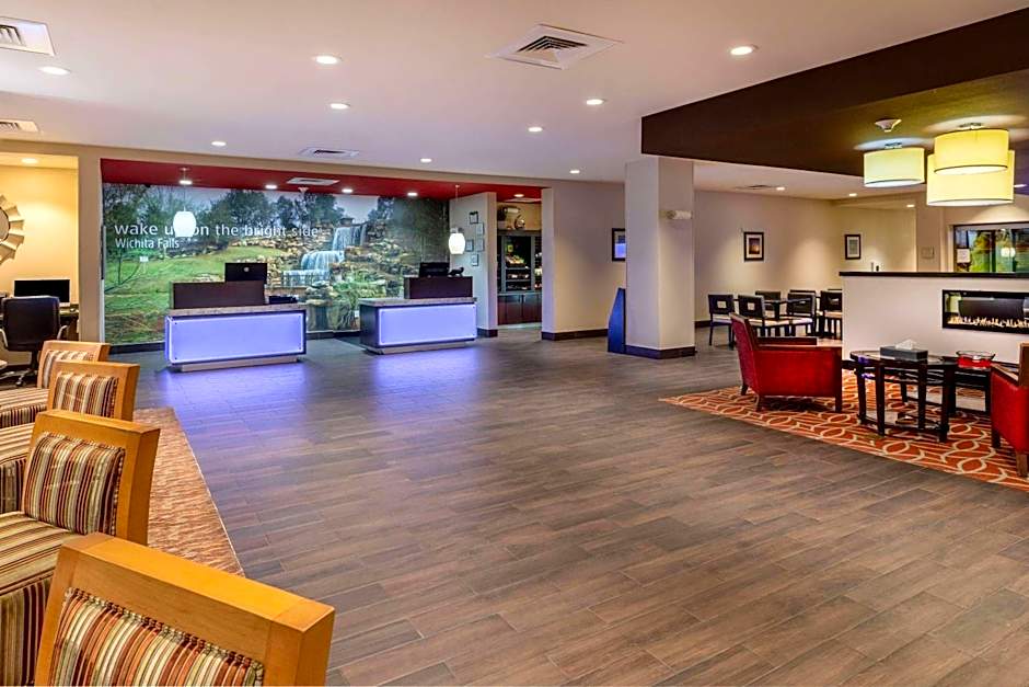 La Quinta Inn & Suites by Wyndham Wichita Falls - Msu Area