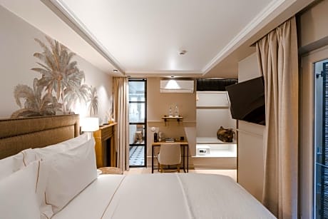 Double Room with Interior View