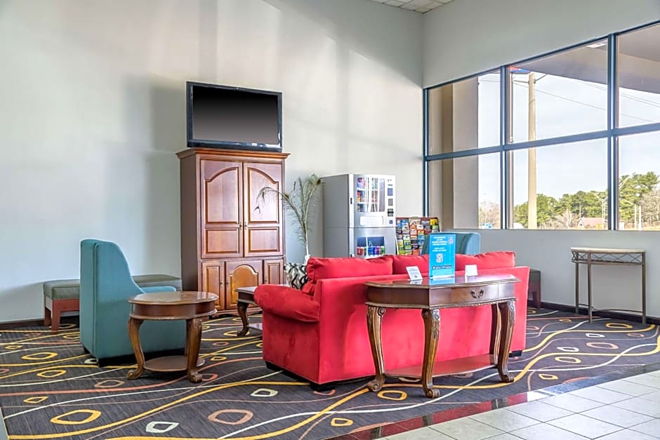 Motel 6 Forsyth, GA Tift College