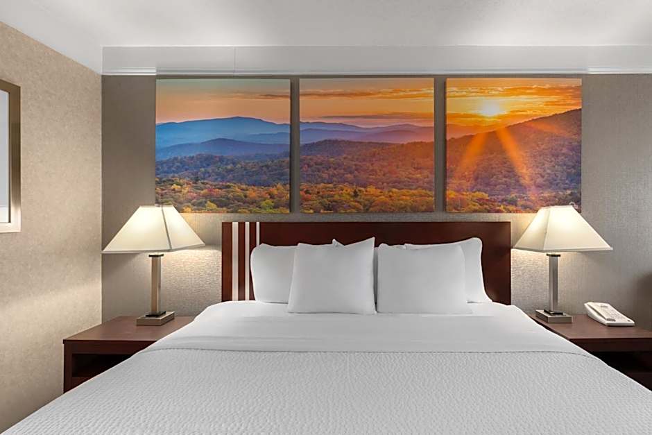 Days Inn by Wyndham Columbia Kentucky