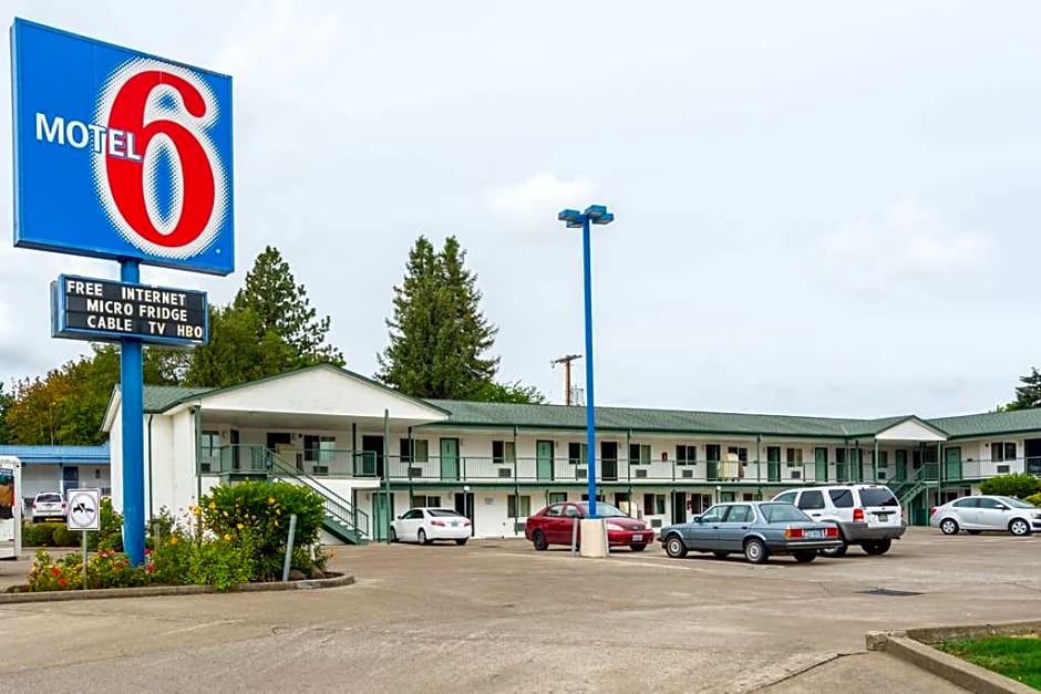 Motel 6 Albany, OR
