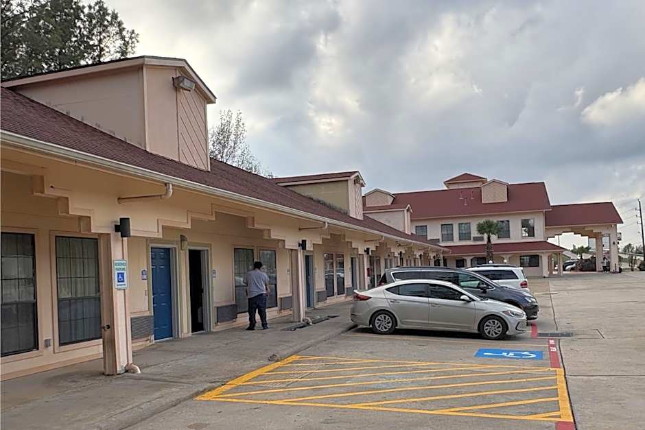 Regency Inn & Suites By Capital O Houston IAH Airport